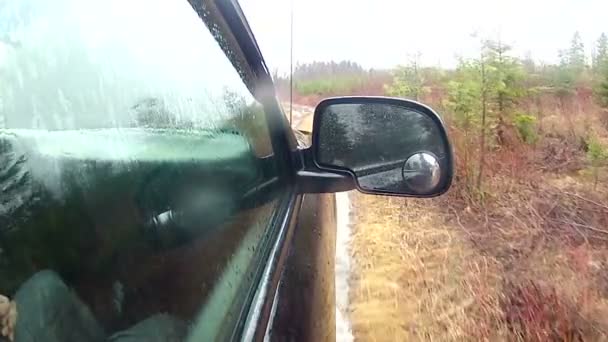 Carro suspensão estrada de terra — Vídeo de Stock