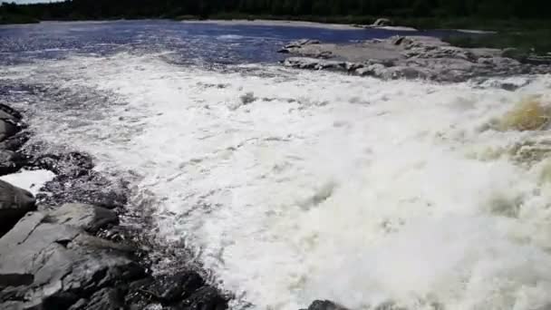 Eau qui fait rage 
