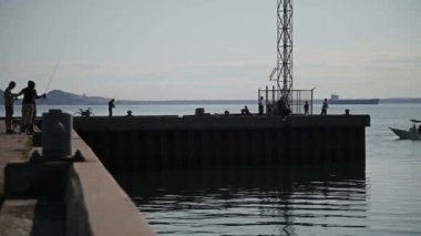 Balıkçılar iskelesi Fishing