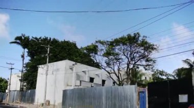 san andres, sokaklar, binalar ve bir arabanın içine alan ada.