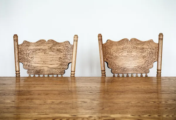 Dřevěný jídelní stůl a židle podrobnosti — Stock fotografie