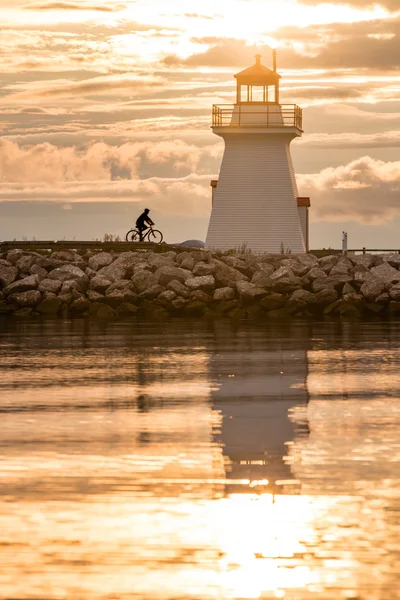 Hinterleuchteter Leuchtturm auf der Halbinsel Gaspe — Stockfoto