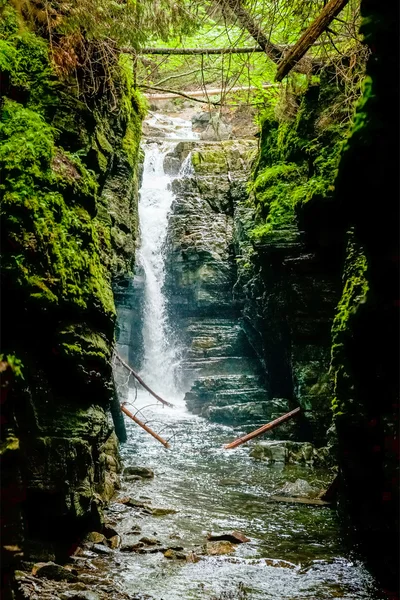 Beautiful Waterfall in the Wild Nature — Stock Photo, Image