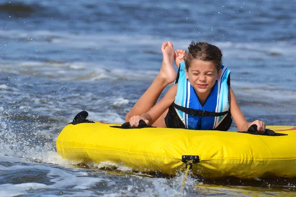 Young Tuber Holding on Tight with Her Eyes Closed — Stock Photo, Image