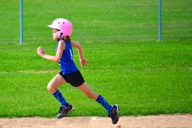 bazlar softball içinde kaçan genç kız