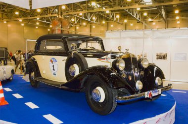 Èîğäàíèÿ oo uluslararası retro otomobil 2013