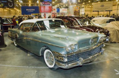 Èîğäàíèÿ oo uluslararası retro otomobil 2013