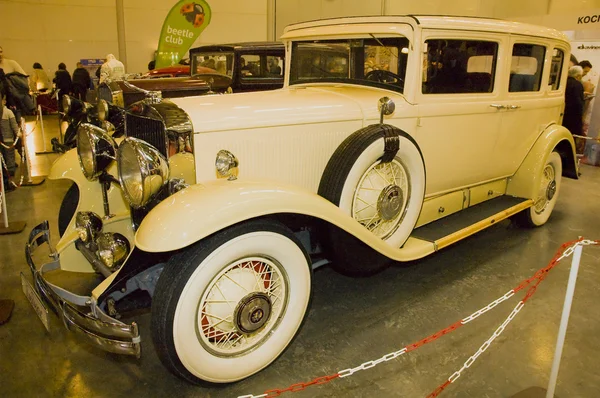 Èîğäàíèÿ oo uluslararası retro otomobil 2013