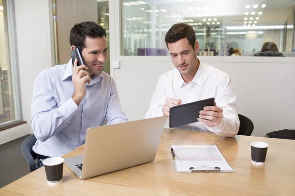 Businessmen working together — Stock Photo, Image