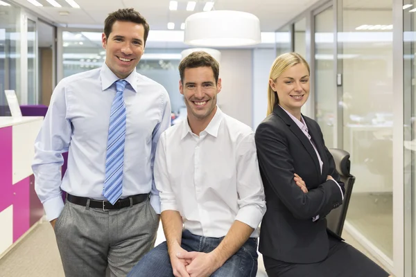 Equipe de negócios no escritório — Fotografia de Stock