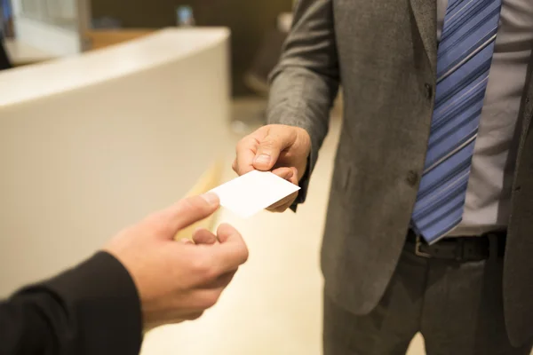 Business executive exchanging business card — Stock Photo, Image