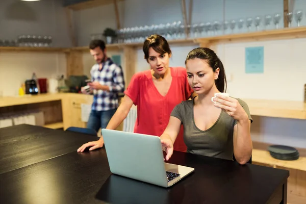 Two Women Working Computer Coffee Break Kitchen Office Company — ストック写真