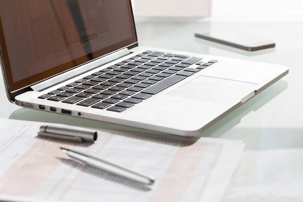 Laptop Modern Glass Table Office — Stock Photo, Image