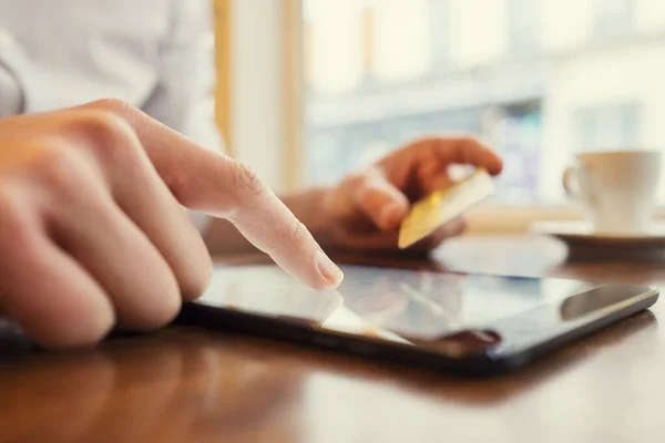 Man Using Tablet Credit Card Shopping Onlie Window Background — Fotografia de Stock