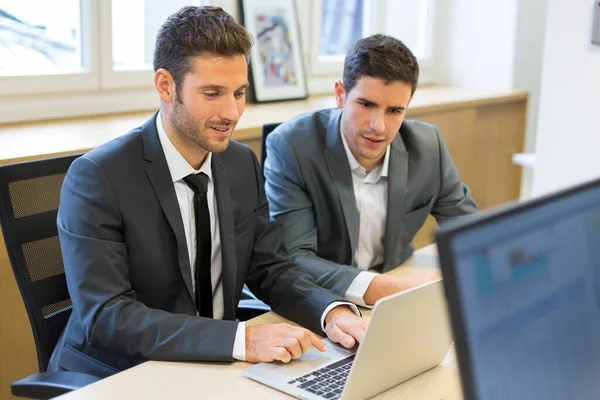 Two Businessmen Working Together Project Offic — Foto Stock