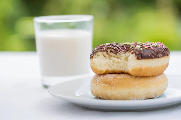 Donuts Glass Milk Garden Breakfast — Zdjęcie stockowe