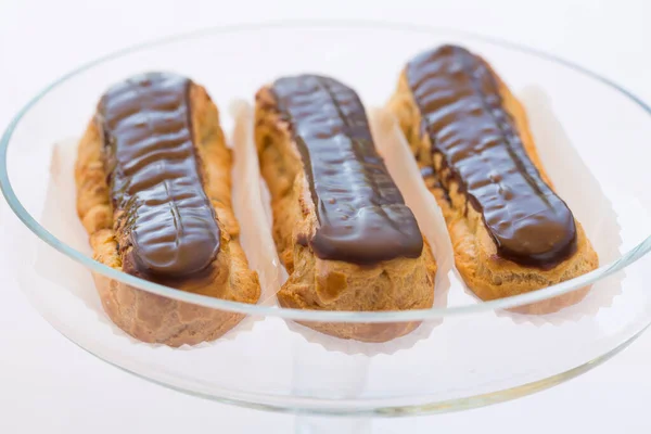 Délicieuses Éclairs Chocolat Français Sur Assiette — Photo