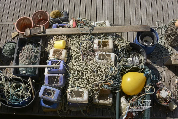 Kommersiellt fiskeutrustning. Brighton marina. England — Stockfoto
