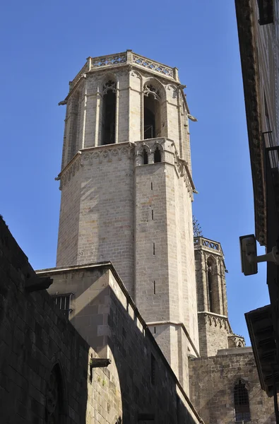 Üzerinde katedral kule. Barselona. İspanya — Stok fotoğraf