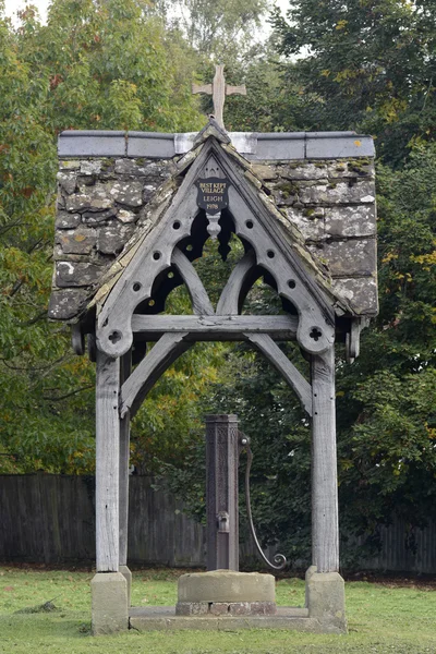 Old village water pump. Leigh. Surrey. England — Stock Photo, Image
