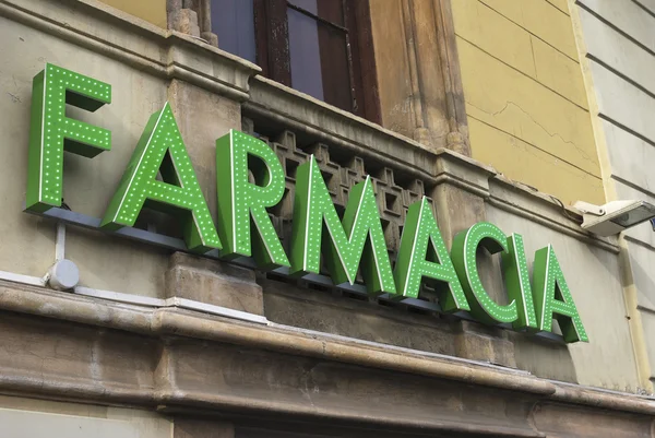 Barcelona'da Farmacia işareti. İspanya