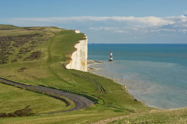 Doğu Sussex, İngiltere 'deki Eastbourne yakınlarındaki Beachy Head' e bakın. Deniz feneriyle. Kimse yok..