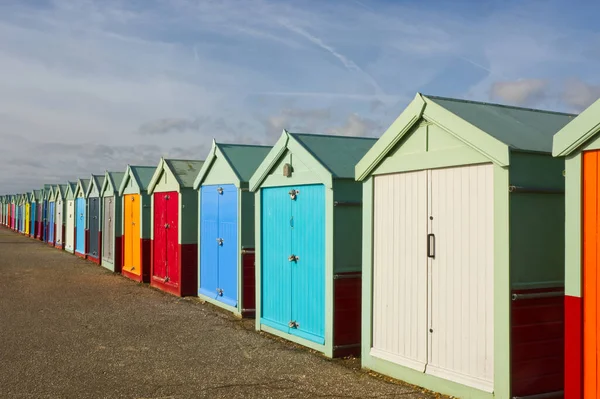 Färgglada Strandstugor Vid Strandpromenaden Vid Hove Brighton East Sussex England — Stockfoto