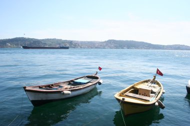 Denizde tekneler