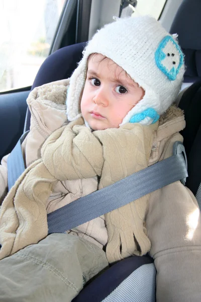 Bebé en silla de coche para la seguridad , —  Fotos de Stock