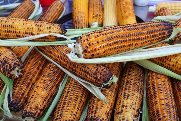 Grilled delicious corns on sale on street — Stock Photo, Image