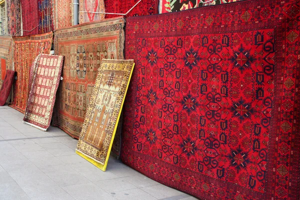 Dywany na bazar — Zdjęcie stockowe