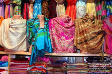 renkli tulum çizgi Market