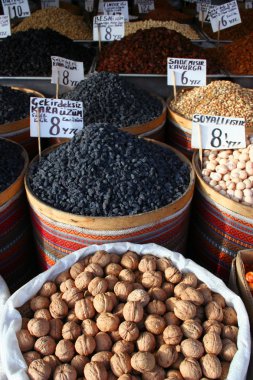 meze ekranda bir semt pazarı