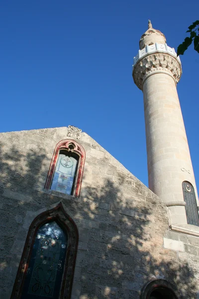 Una torre medeival y mezquita en el castillo de Bodrum — Foto de Stock