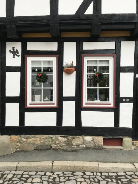 Une Maison Colombages Médiévale Blanche Dans Ville Historique Goslar Allemagne — Photo