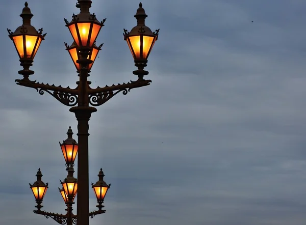 Lampen op een kolom — Stockfoto