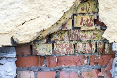 eski boyalı ve tuğla duvar yok