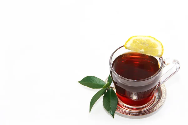 Черный Чай Стеклянной Кружке Ломтик Лимона — стоковое фото