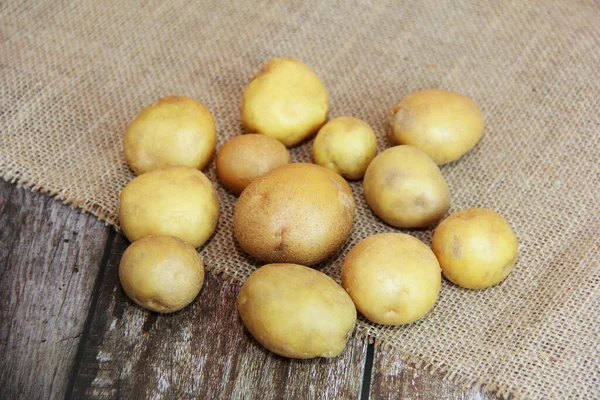 Pommes Terre Jaunes Mûres Rondes Fraîches — Photo