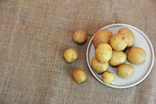 Fresh Ripe Yellow Potatoes — Stock Photo, Image