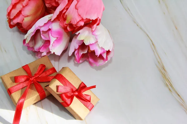 Цветы Розовые Тюльпаны Подарочная Коробка — стоковое фото