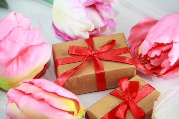 Цветы Розовые Тюльпаны Подарочная Коробка — стоковое фото