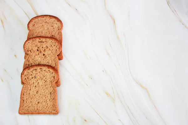 Vierkante Plakken Geroosterd Donker Roggebrood — Stockfoto