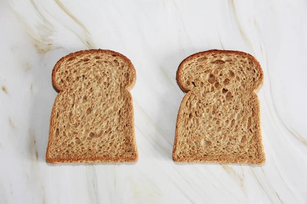 Vierkante Plakken Geroosterd Donker Roggebrood — Stockfoto