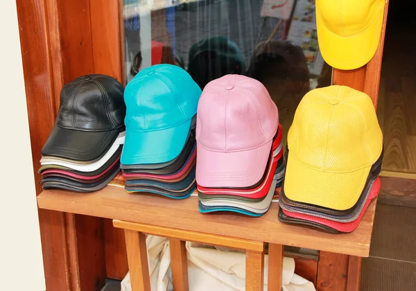 Multicolored Baseball Caps Shop Window — Stock Photo, Image