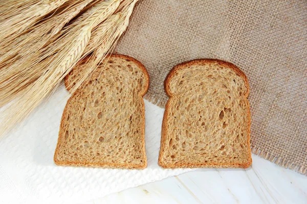square pieces of rye wheat yeast toast bread