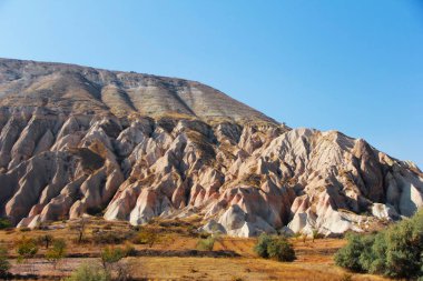 Kapadokya Türkiye 'deki muhteşem manzara manzaraları, sarı Tuff dağ sıraları
