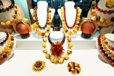 Baltık amber taşı