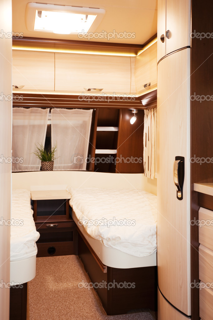 Schlafzimmer Innere des Mobil-home — Stockfoto © Banoart #32206809 Schlafzimmer Innere des Mobil-home — Stockfoto © Banoart #32206809
