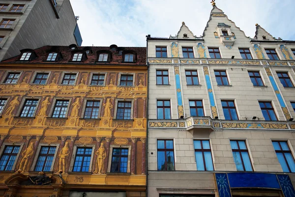 Řadové domy na náměstí s trhem v wroclaw, Polsko — Stock fotografie